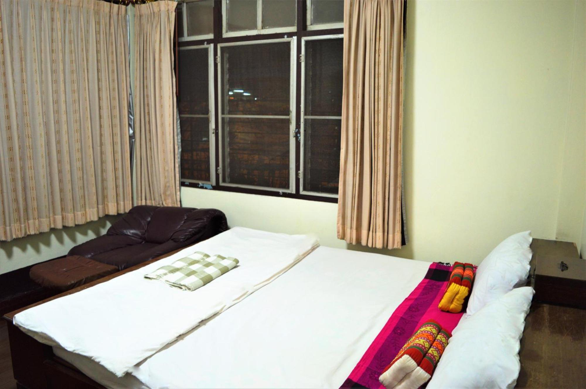 28 Rachabutr Hostel Ubon Ratchathani Bilik gambar