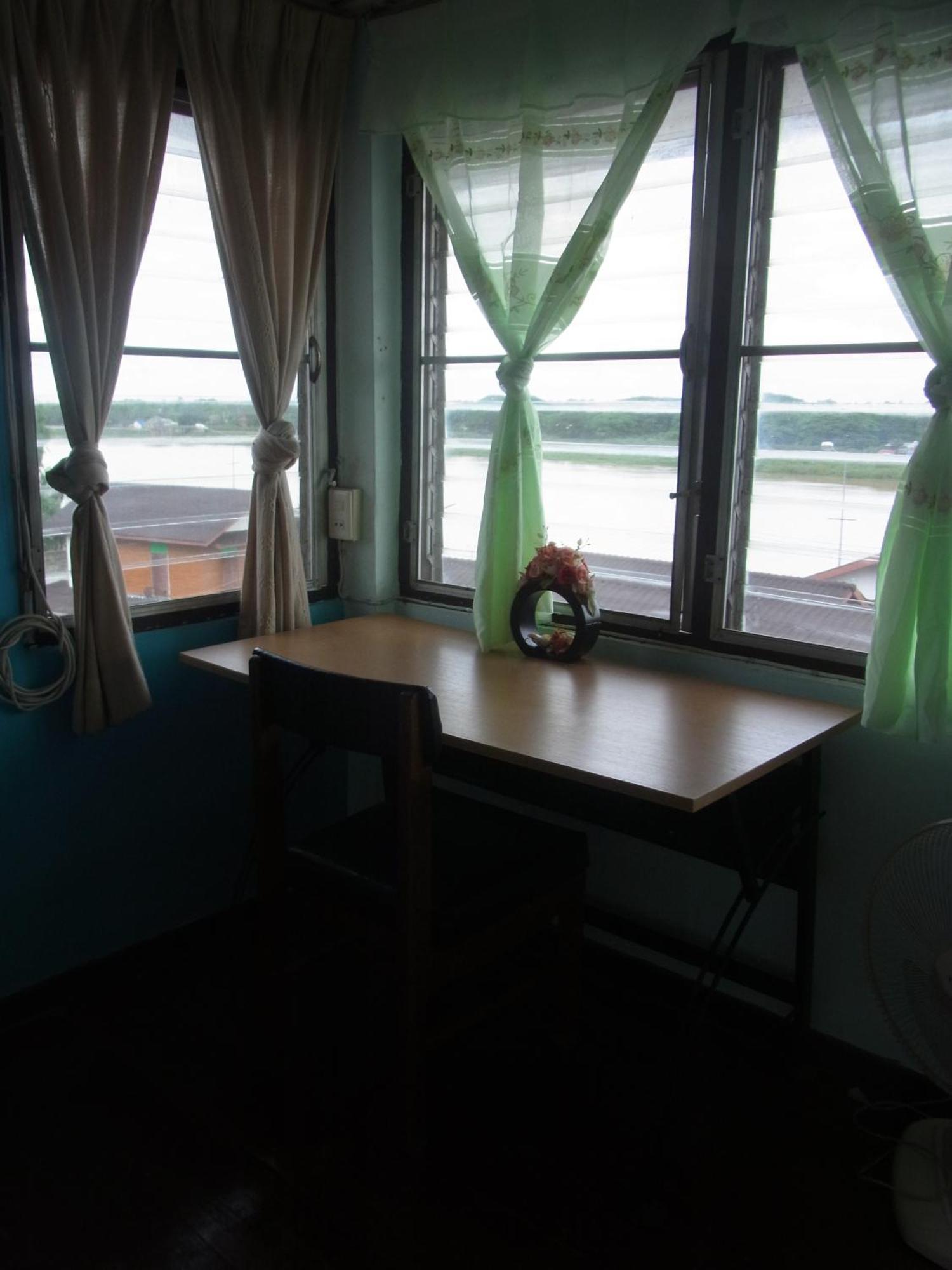 28 Rachabutr Hostel Ubon Ratchathani Bilik gambar