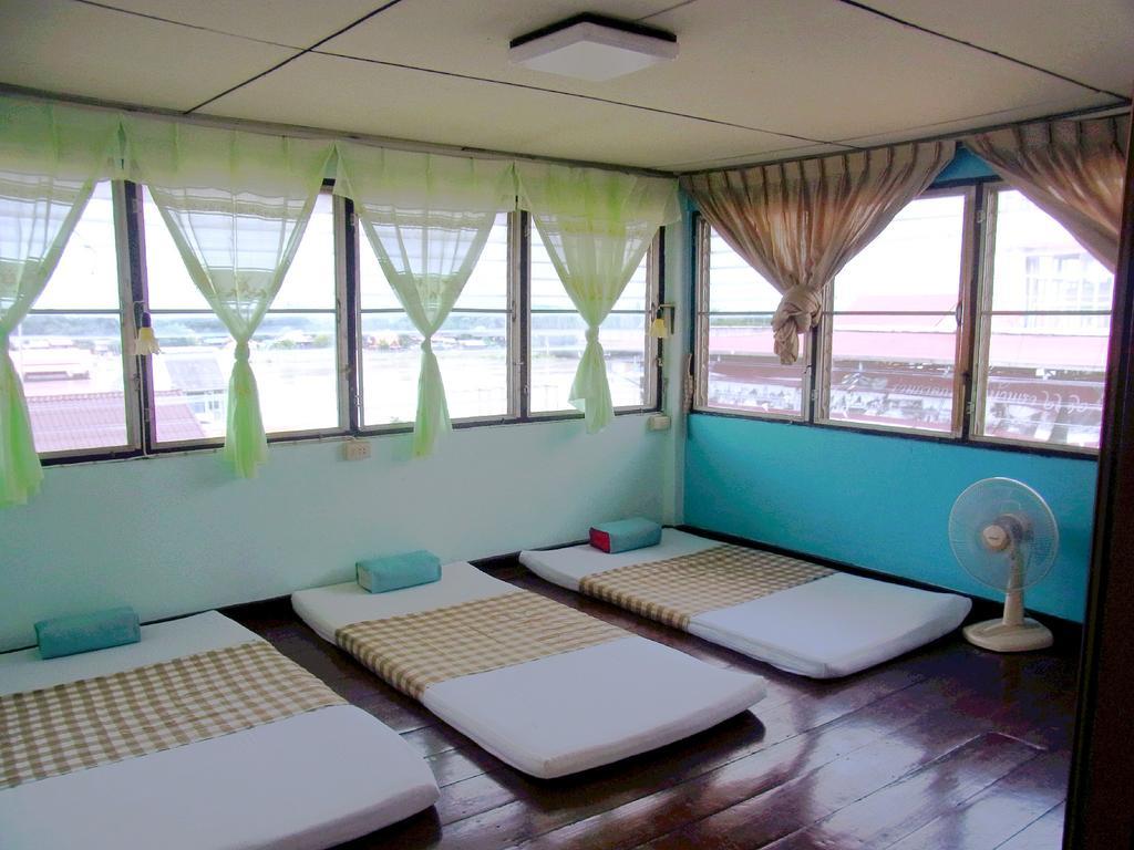 28 Rachabutr Hostel Ubon Ratchathani Bilik gambar